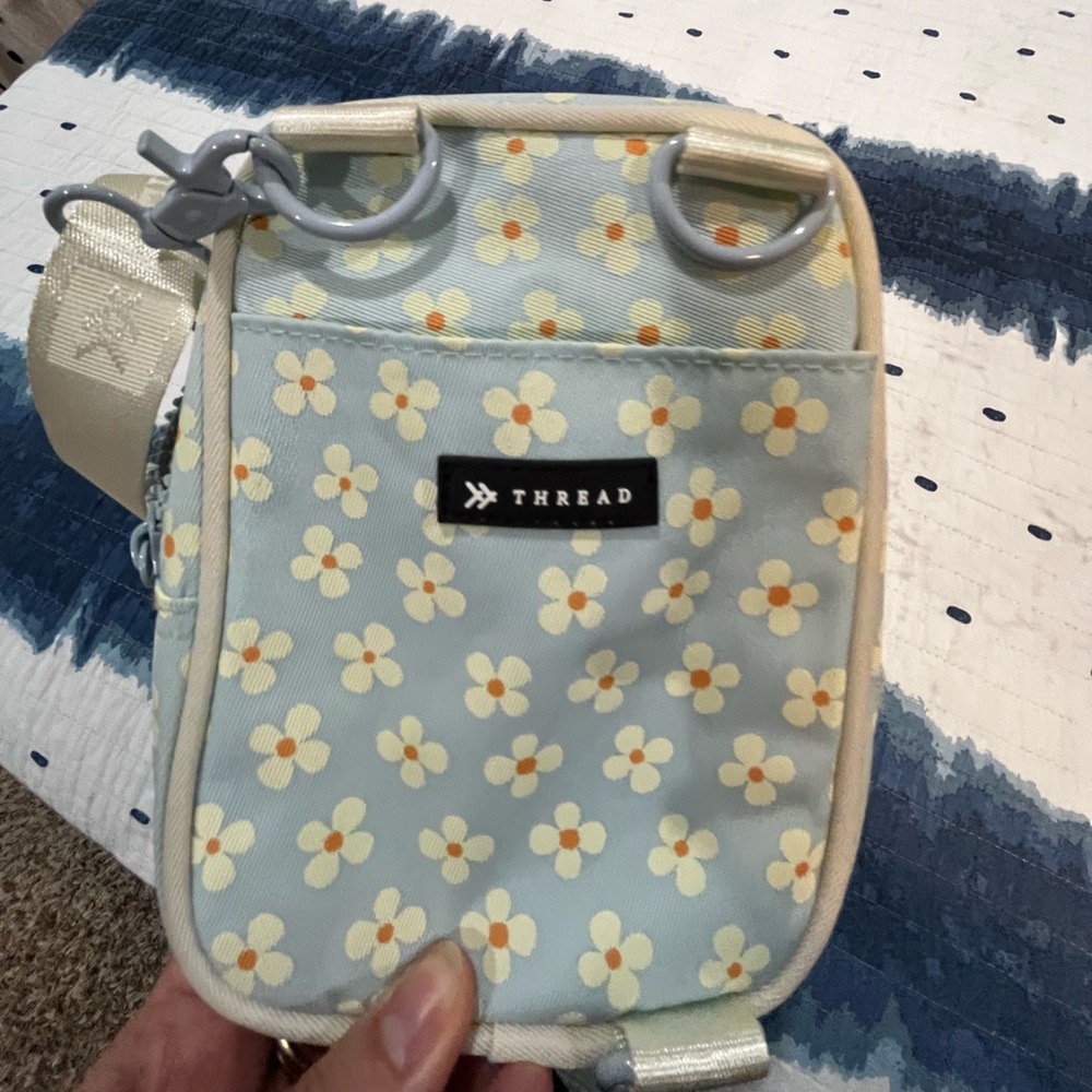Thread Wallets Compact Crossbody Bag - Picture 5 of 5